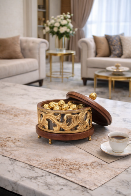 مضيفة نحاس هندي مدور