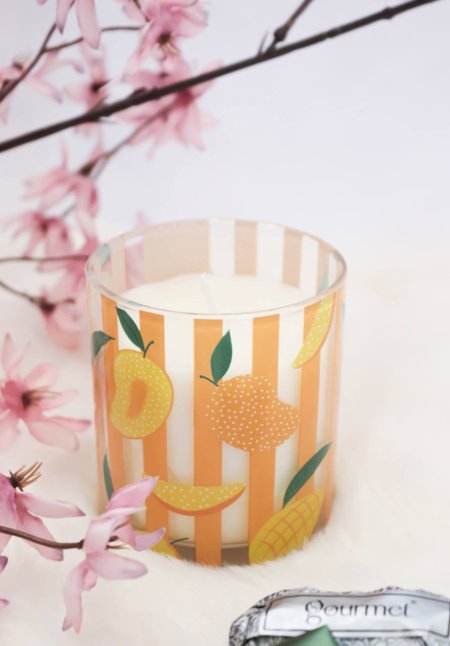 شمعة برائحة المانجا