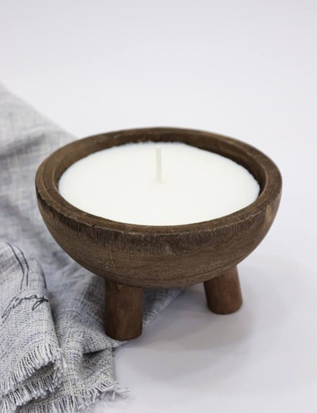 شمعة جوز مع قاعدة