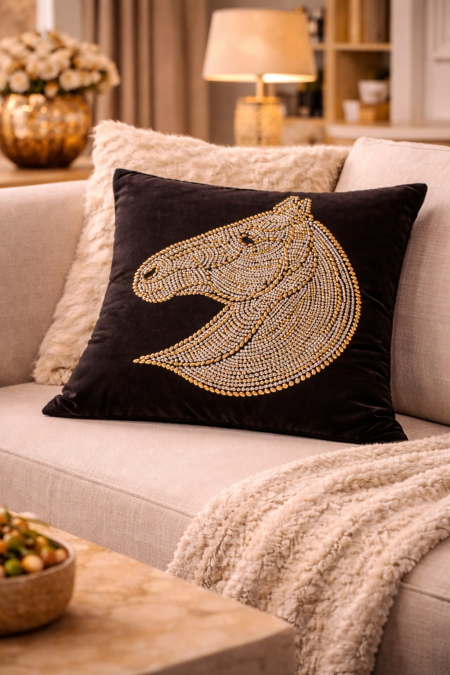 كوشينز 45*45 اسود مخمل نقشه حصان