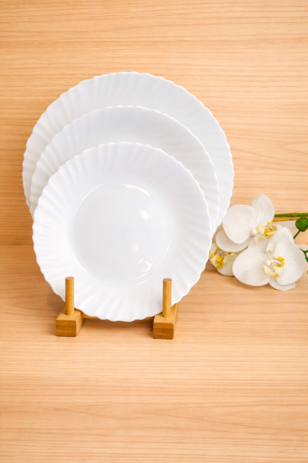 طقم صحون 18 قطعة ابيض مزخرف