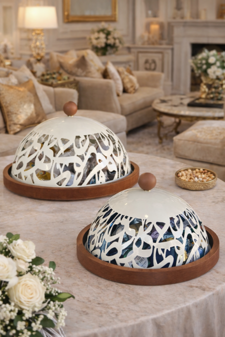 مضيفة تقديم دائري  خشب غطا معدن لون بيج و خشبي