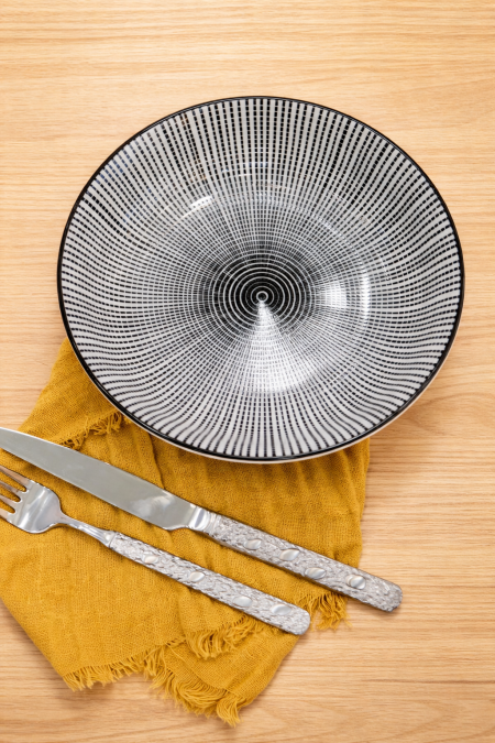 صحن مجور بحفة  - اسود وابيض - حجم وسط