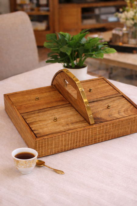 مضيفة خشب مقسمة 4 مع غطا