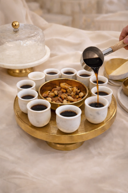 طقم ضيافة قاعدة نحاس +12 فنجان رخام +صحن نحاس