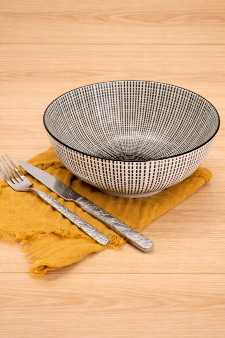 صحن شوربة كبير   - اسود وابيض