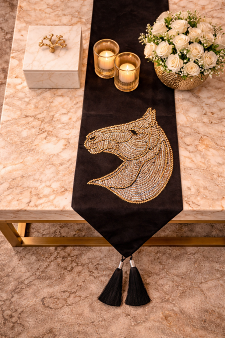 رنر اسود مخمل نقشه حصان 33*210