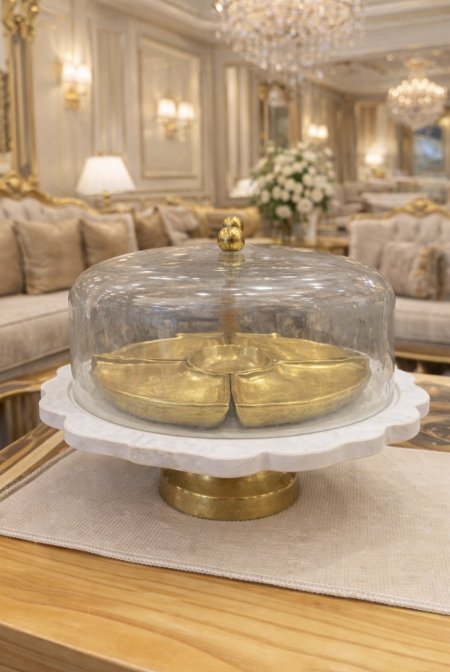 مضيفة رخام مع قاعده وصحون نحاس