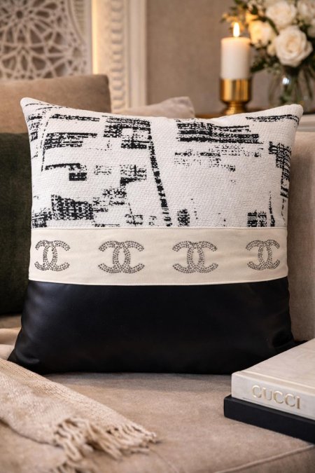 كوشينز جوتشي gucci اسود40*40 مع حشوة