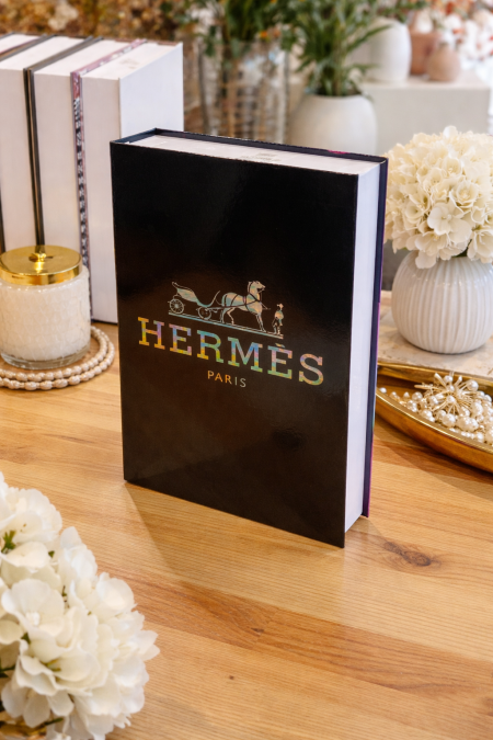 كتاب ديكور اسود هيرمز