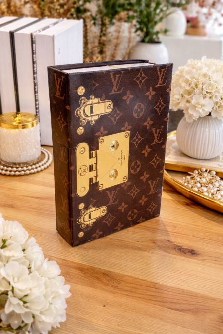 كتاب ديكور كرتون بني