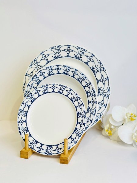 طقم صحون 18 قطعة ابيض مزخرف