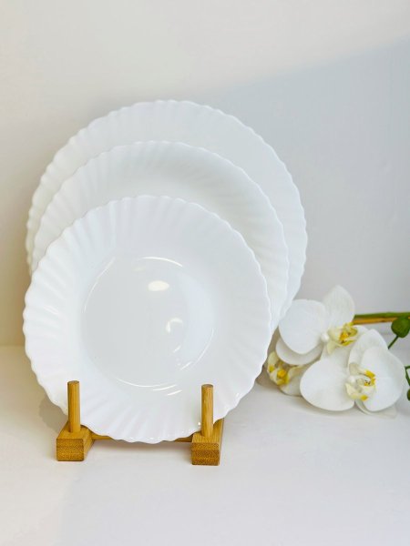 طقم صحون 18 قطعة ابيض مزخرف