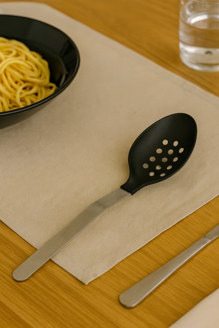 مغرفة رز مفرغة